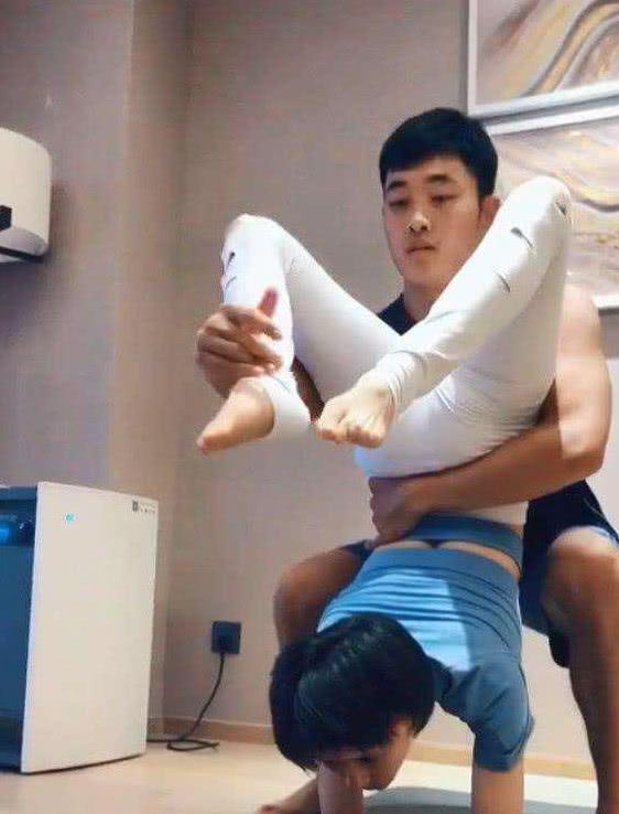 娱乐圈 健身 明星_健身狂魔女艺人_张天爱健身日常