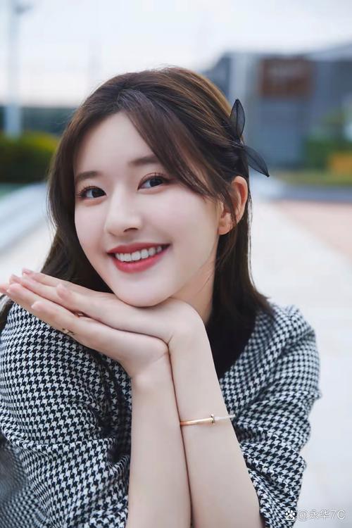 迪丽热巴赵露思，娱乐圈绝世美女盘点：真正的美是专注与气质