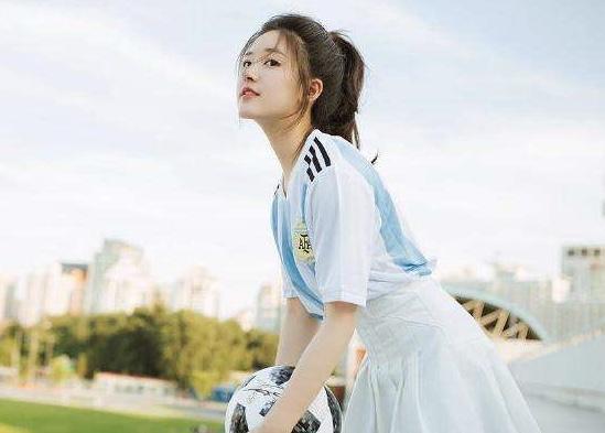 娱乐圈小红靠捧大红靠命 赵露思靠什么爆红 赵露思网剧走红原因_出道到现在没有黑料的明星,