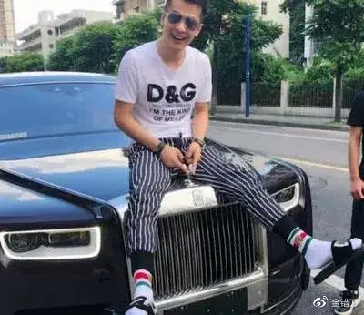 劳斯莱斯品牌历史与定位_劳斯莱斯网红夫妻黑料,_劳斯莱斯网红推广事件